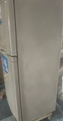 Dawlance fridge h saf condition mein