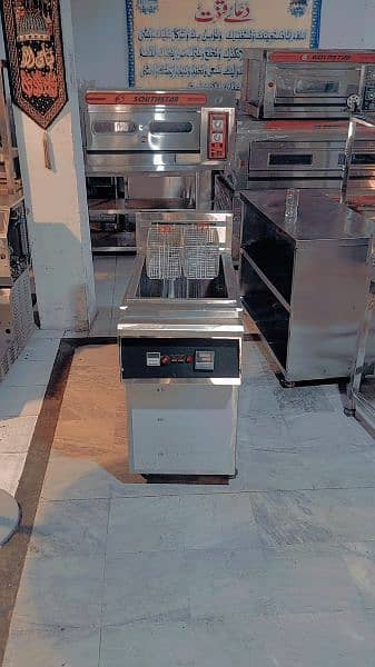 deep fryer 24 litter automatic we hve pizza oven fast food machinery c 1