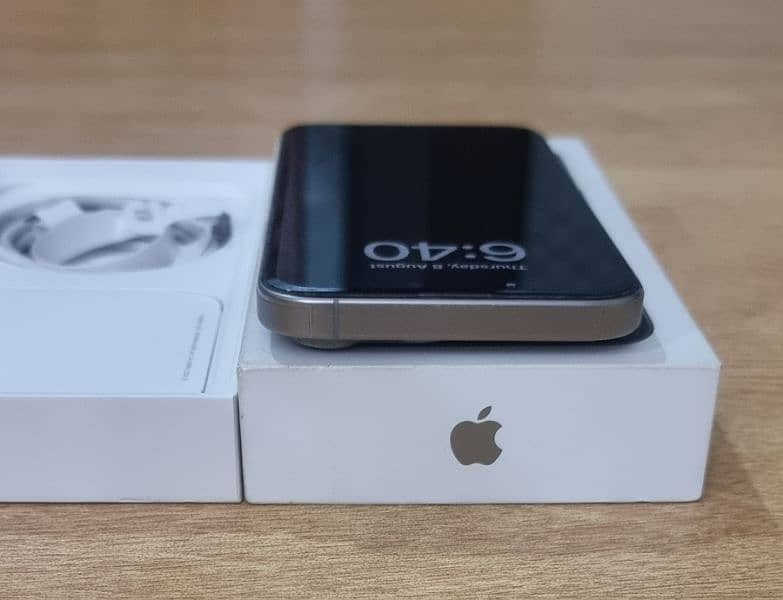 Iphone 15 pro max 256gb non pta UK model 7