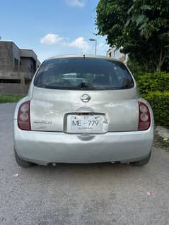 Nissan March 2002