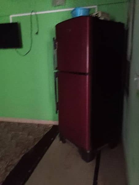 selling my Haier refrigerator in low price 5