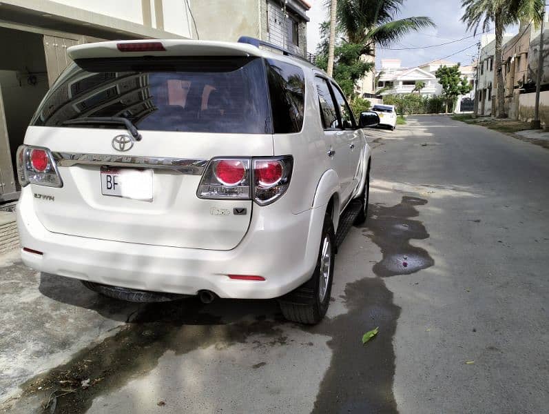 Toyota Fortuner 2014 4