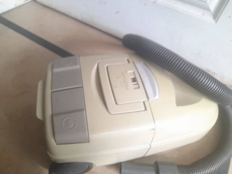 vaccum cleaner 3