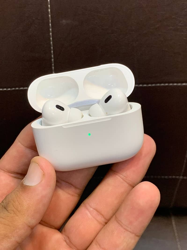 Airpods , Wireless Bluetooth,  Earbuds pro, 2nd Generation, Japanese 4