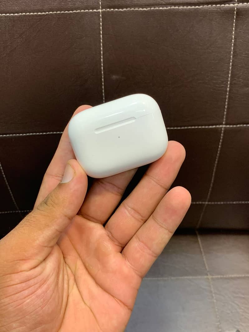 Airpods , Wireless Bluetooth,  Earbuds pro, 2nd Generation, Japanese 7