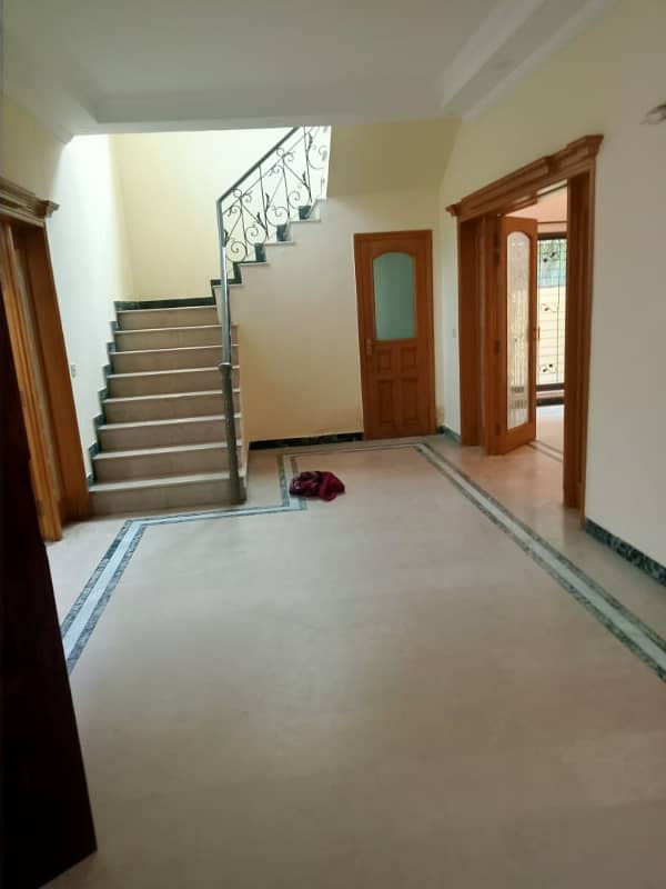 1 Kanal House Situated In DHA Phase 4 For rent 0