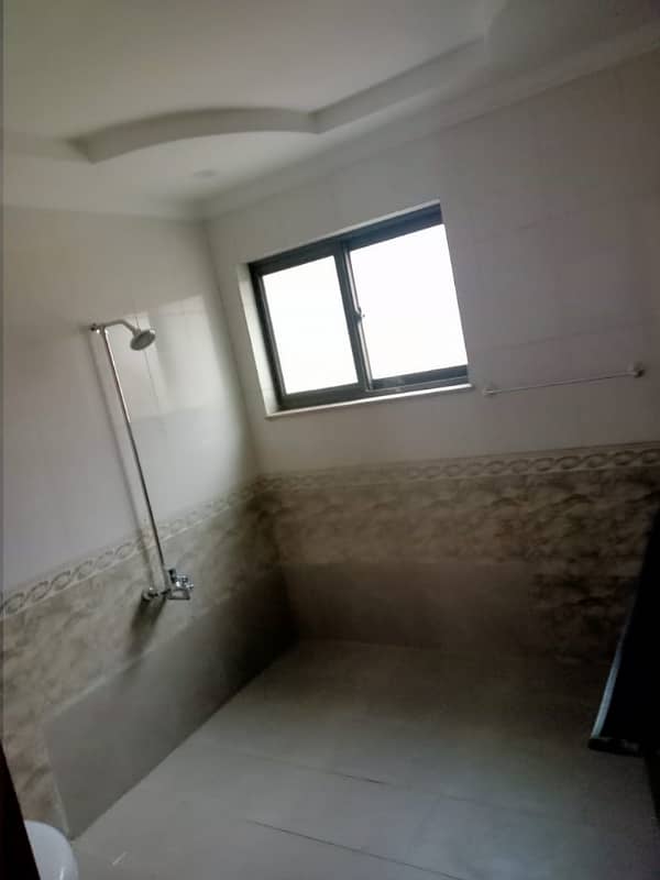 1 Kanal House Situated In DHA Phase 4 For rent 11