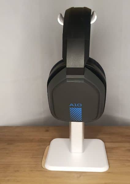 Astro A10 logitech gaming headphones 3