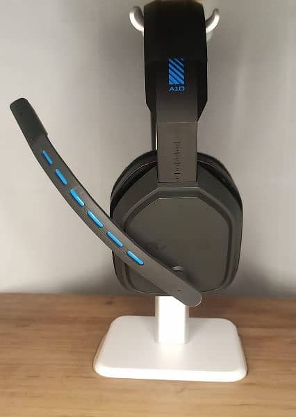 Astro A10 logitech gaming headphones 4