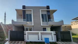 5MARLA bRAND NEW LUXURY HOUSE AVAILABLE AT AFFORDABLE PRICE