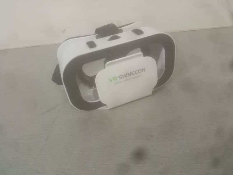 used vr head set deliver available in working condition 0