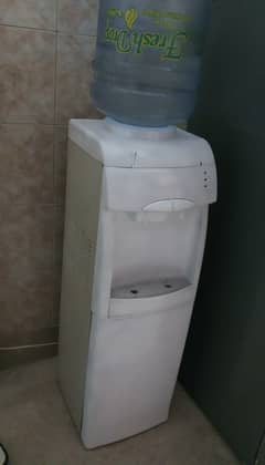 Selling SG Water Dispenser