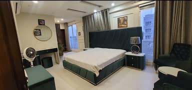 One bedroom luxury apartment on daily basis in bahria town Lahore