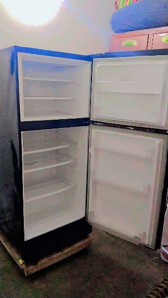 fridge for sale in very good condition 4