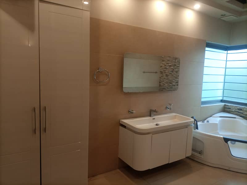 Fully Furnished Luxury 1 Bedroom Available For Rent In DHA PHASE 5 4