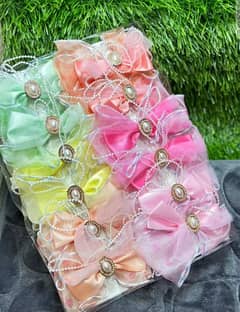 Hair pins of different variety and prices