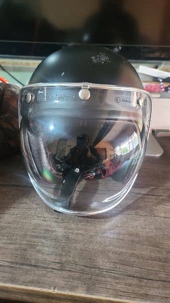 BELL CUSTOM 500 HELMET W/SHIELD MEDIUM SIZED 0