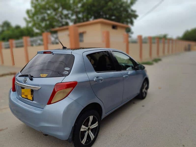 Toyota Vitz 2011 5