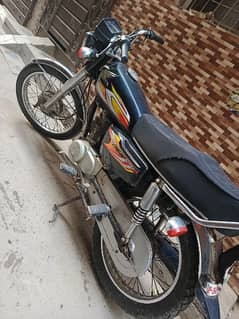 Honda CG 125cc 2017 model genuine bike for urgent sale 0