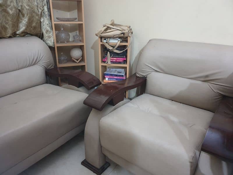 7 seater sofa set in Good Condition 2