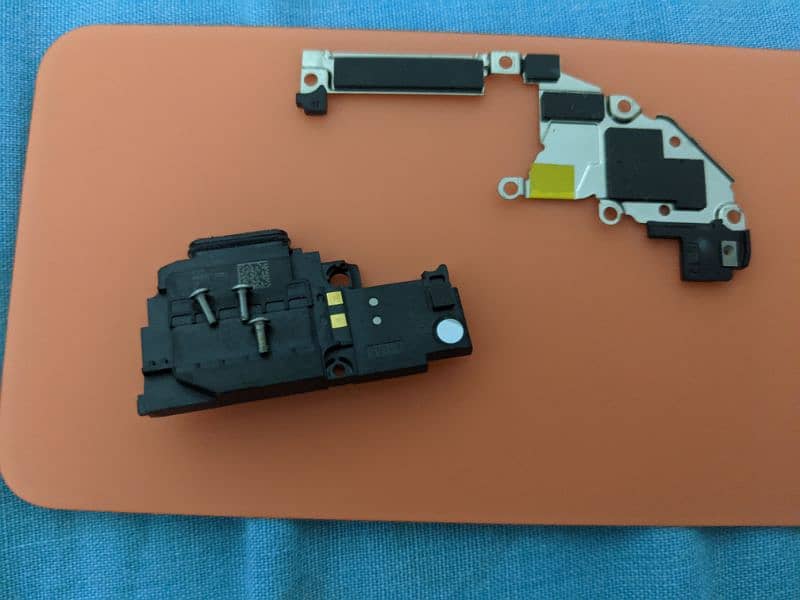 Selling google pixel 4 parts 3