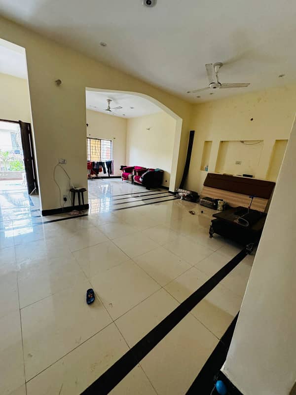 12 Marla Upper portion With separate Gate Available For Rent 3