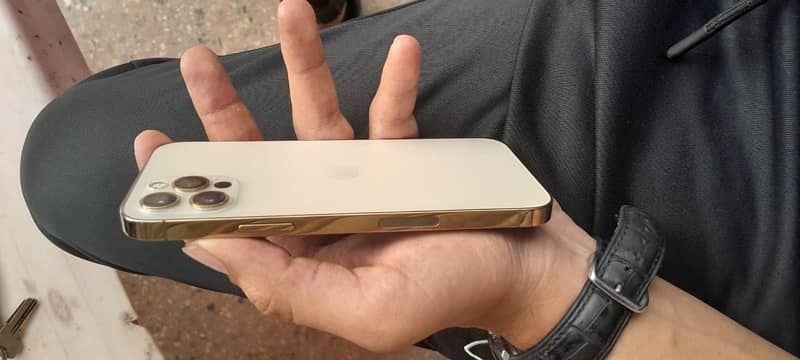 Iphone 12 Pro Golden, 128 GB 4