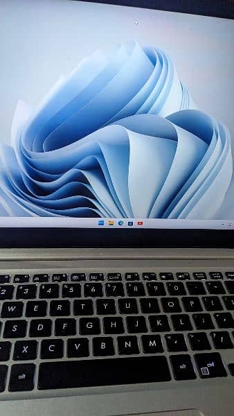 Asus VivoBook 15 (Read Ad First) Urgent 1