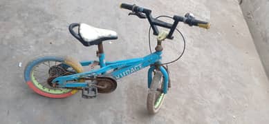 Kids cycle good condition ma hai