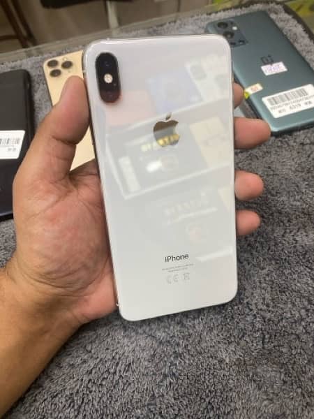 iPhone XS Max 256gb white 83% battery health OFFICIAL PTA APPOVED 0