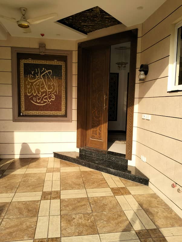 10 Marla Modern Villa For Rent In Dha Phase 4 Near MacDonald 19