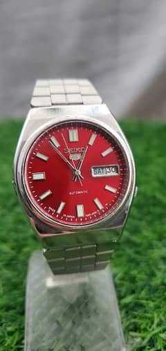 VINTAGE AND BEAUTIFUL SEIKO 5 7009 AUTOMATIC DAY/DATE MEN'S  WATCH