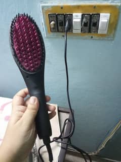 comb hair straightener