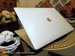 MacBook Pro2016,Core i7, 16GB Ram,500GB SSD,15"Ratina Dsply