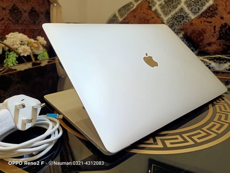 MacBook Pro2016,Core i7, 16GB Ram,500GB SSD,15"Ratina Dsply 0