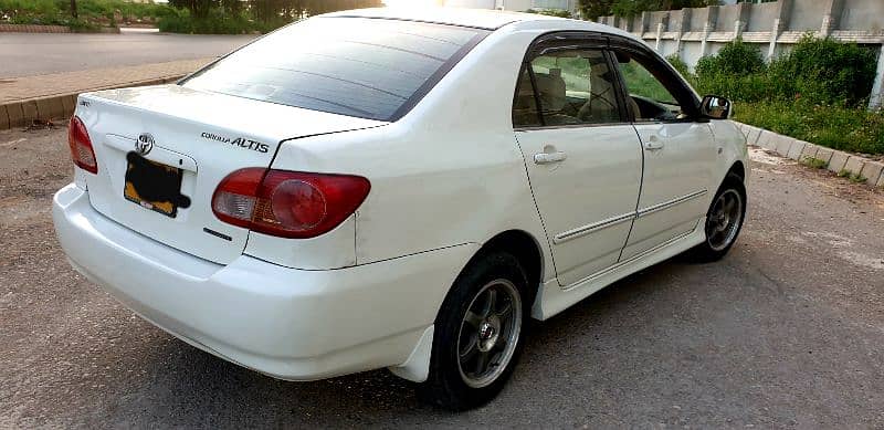 Toyota Corolla Altis 2005 4