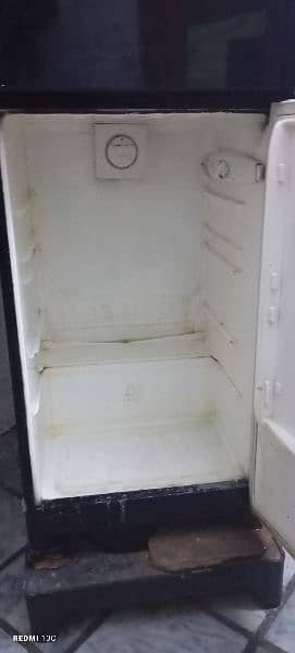 Electrolux Fridge Bara Wala hai urgent sell krna hai Condition 8.5/10 3