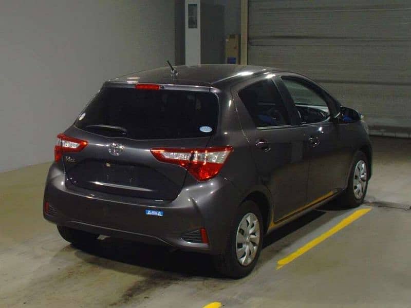 Toyota Vitz 2018 11