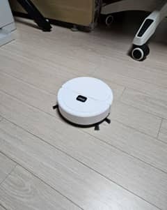 Sweeping machine robot cleaner available