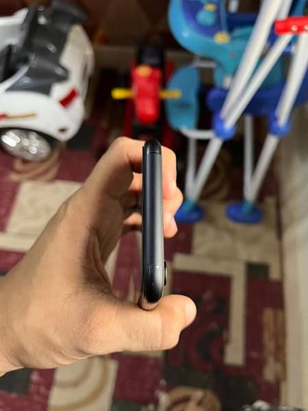 Iphone Xr black color 3