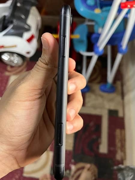 Iphone Xr black color 6