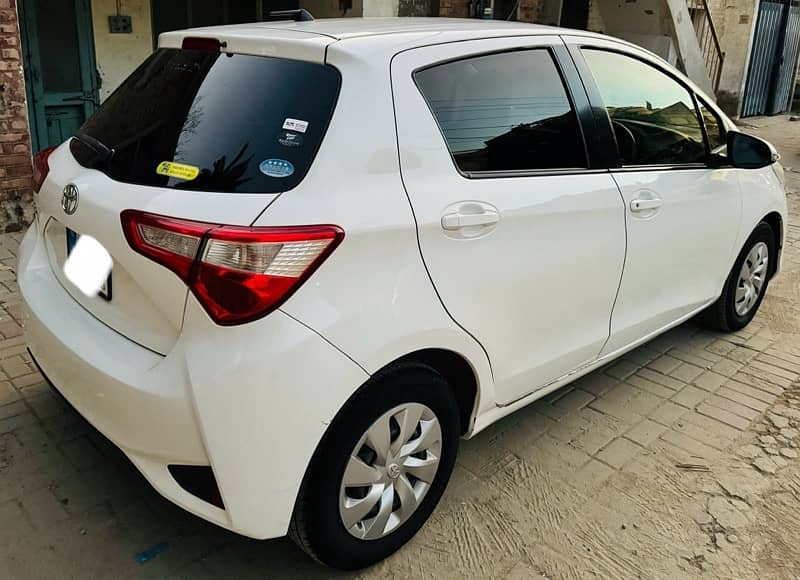 Toyota Vitz 2018 4