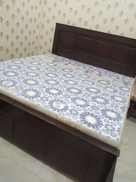 KING Size Bed With Mattress 3