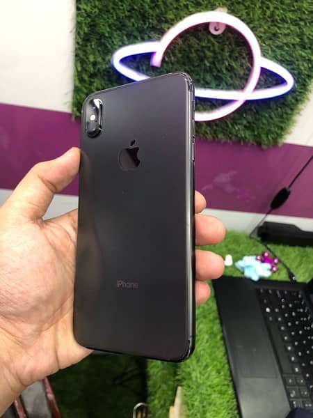 i phone xsmax / 11 pro max /- pta approved 512 gb /- 03461809478 10