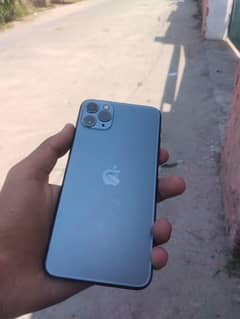 iphone 11 pro max 64 GB non pta . . Exchng possible with 13