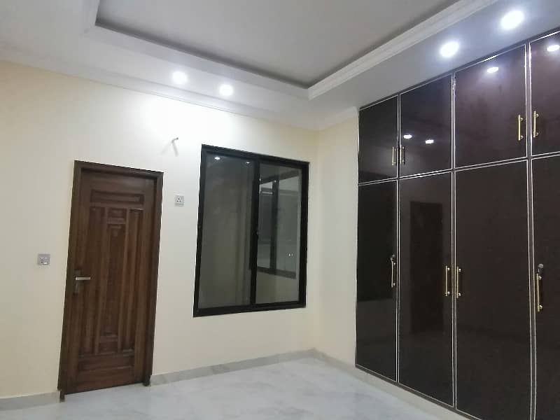 Prime Location 10 Marla House In Sahafi Colony For sale At Good Location 1