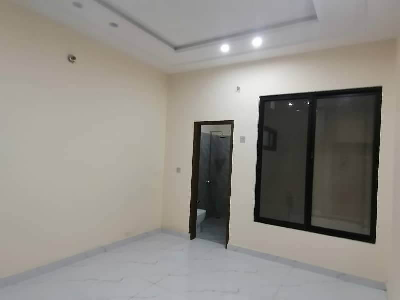 Prime Location 10 Marla House In Sahafi Colony For sale At Good Location 4