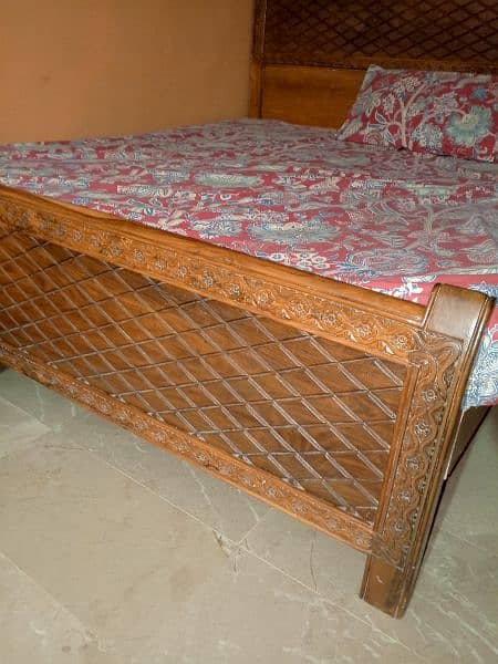 chinoot sheessham bed room set 10/10 condition 1