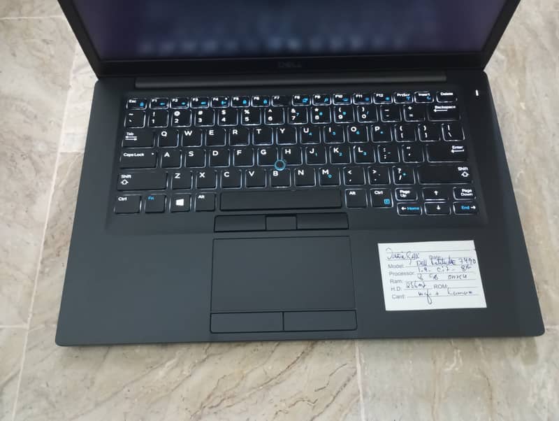 Dell latitude 7490 core i7 8 generation 8 GB RM, 256 ssd 2