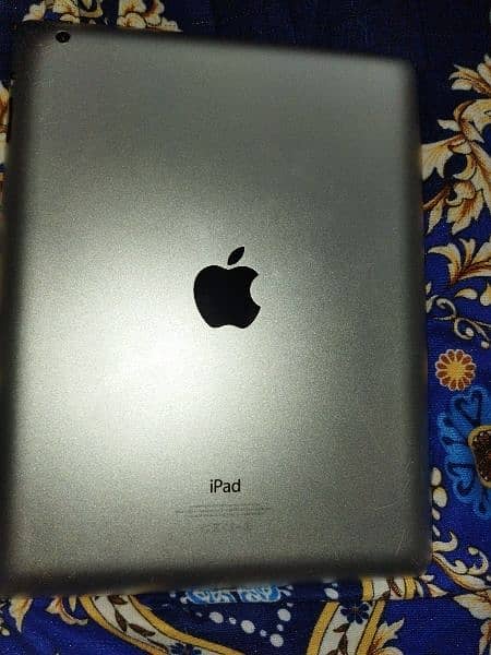 Apple Ipad 4 (urgent) 2